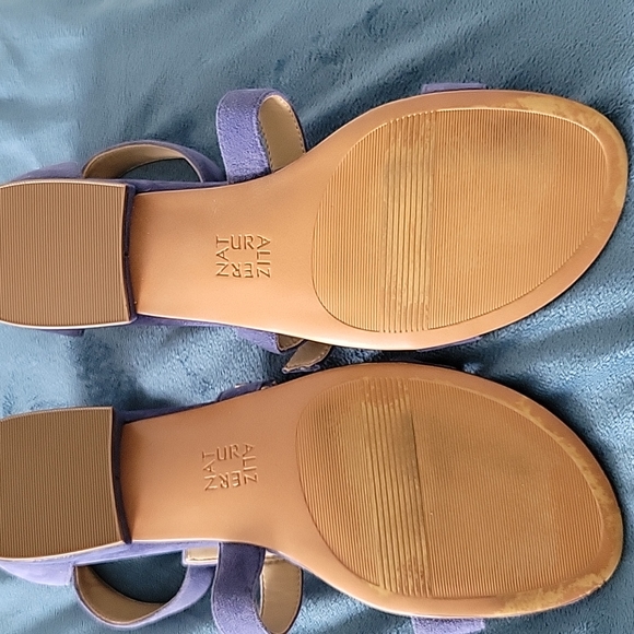 Zip back strappy very low heels - Picture 4 of 4